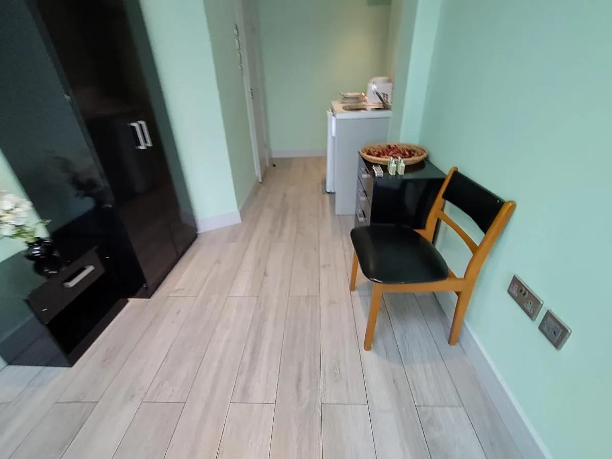 Letzi Private En-Suite, Near Heathrow Airport T3 Hayes  Reino Unido